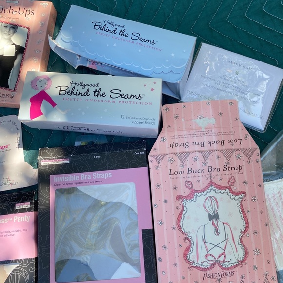 Lot of hollywood fashion tape, tag tamers, underarm protection + more all new!!! - Picture 3 of 4